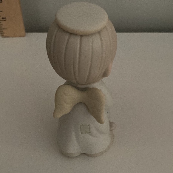 Precious Moments Wishing You a Cozy Christmas - Picture 7 of 8